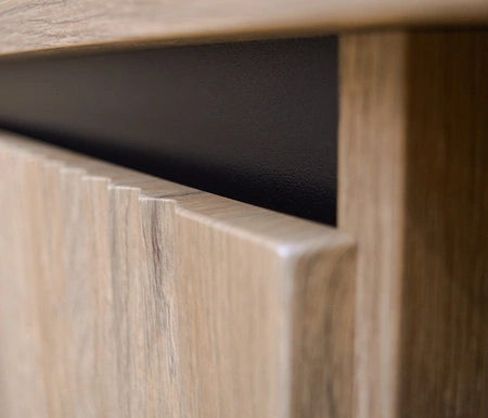 Szafka RTV Osaka 179 cm dąb evoke / czarna prosta bryła w modnej kolorystyce idealna do wnętrz w stylu japońskim gustowny ryflowany front