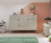 Komoda z szufladami Harmony 130 cm beżowy / truflowy niezwykle modna komoda z frezowanymi krawędziami wybranych frontów