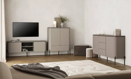 Komoda wysoka Belle 98 cm ciemny beżowy stylowa komoda o zaokrąglonym kształcie system otwierania push to open metalowe czarne nogi