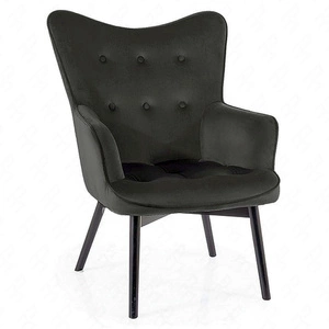 Fotel Carmen czarny odporny na zaciągnięcia i zadrapania komfortowy podczas wypoczynku drewniane nogi