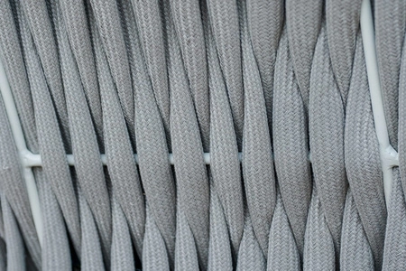 Leżak ogrodowy Corda szary funkcjonalny mebel przeplatany niebanalny design łóżko ogrodowe z regulowanym zagłówkiem turkusowy materac