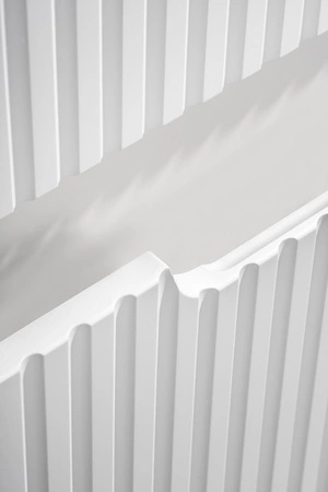 Szafka pod umywalkę Nova 60 cm biała designerska szafka do łazienki z półką nietuzinkowe pionowe ryflowanie na frontach