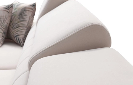 Narożnik z funkcją spania Savona jasny szary prawostronny wygodny i elegancki narożnik z regulowanymi zagłówkami dekoracyjne przeszycia