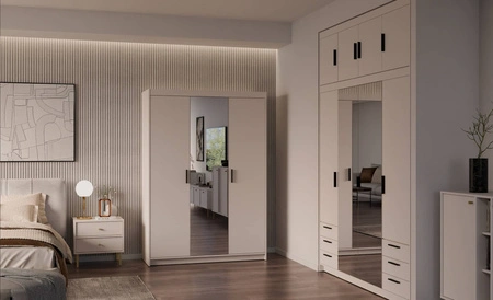 Szafa z lustrem Rene 133 cm beż piaskowy pojemna szafa do sypialni podkreślona naturalną kolorystyką stylowe czarne uchwyty