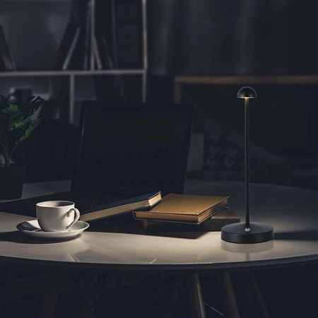 Lampka nocna Plain czarna 1,6W 3000K-6000K prosta konstrukcja idealna do wnętrz o minimalistycznym designie zmienna barwa światła