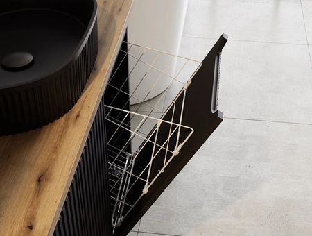 Zestaw mebli łazienkowych Nova czarny / dąb coast evoke designerskie pionowe ryflowania na frontach mebli gustowne frezowane uchwyty