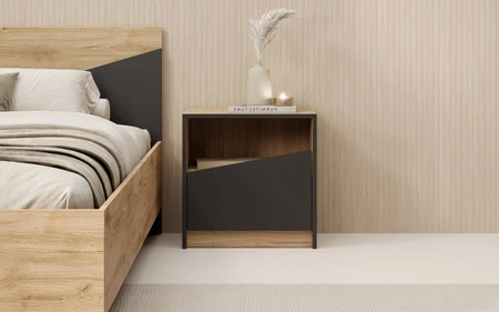 Szafka nocna Atson dąb odwieczny / czarny prawa funkcjonalny dodatek do sypialni w stylu nowoczesnym oryginalny kształt drzwi