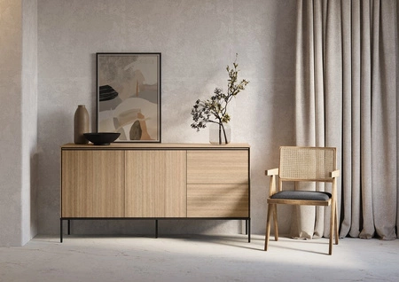 Komoda z szufladami Visso 167 cm dąb linearny pojemna komoda wsparta na metalowej podstawie bezuchwytowe fronty