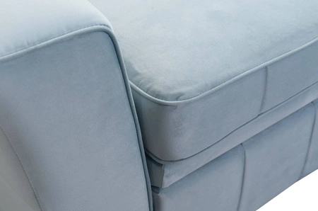 Narożnik z funkcją spania Rava szary popiel prawostronny velvet komfortowy i funkcjonalny narożnik z regulowanymi zagłówkami