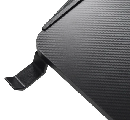 Biurko gamingowe Zone czarne efektowny design stabilna metalowa konstrukcja wzbogacona o oświetlenie LED blat pokryty karbonem