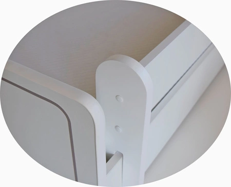 Łóżko Emily 80x160 cm białe dziecięce łóżko z materacem i barierką ochronną różowe uchwyty w kształcie serca ozdobny nadruk