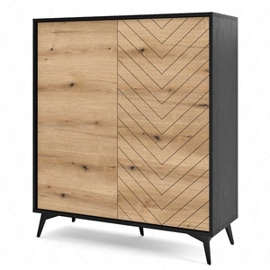 Komoda wysoka Gusto 104 cm czarna / dąb evoke funkcjonalna idealna do wnętrz w stylu nowoczesnym klasycznym i skandynawskim