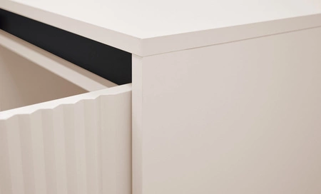 Komoda Osaka 149 cm beżowa / czarny minimalistyczny design doskonała propozycja komody do salonu i sypialni gustowny ryflowany front