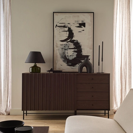 Komoda z szufladami Piemonte 165 cm jesion portland / czarny wsparta na metalowym stelażu designerski front przyozdobiony lamelami