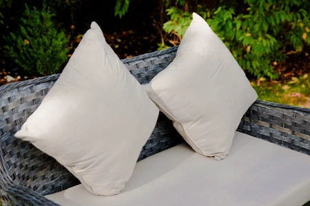 Zestaw mebli ogrodowych Modesto szary elegancki design gustowny komplet mebli z sofą i stolikiem do przydomowej strefy wypoczynku