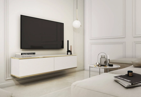 Szafka RTV wisząca Luxury 135 cm biała stylowy ryflowany front korpus zwieńczony złotą listwą zachwyci miłośników eleganckich aranżacji