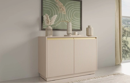 Komoda Imperial 104 cm beżowa stylowa komoda idealna do salonu lub do sypialni eleganckie złote uchwyty i frezowane fronty