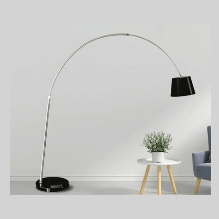 Lampa podłogowa Cosmo czarna gustowna dekoracja wnętrza designerska konstrukcja praktyczna lampa do salonu w stylu nowoczesnym