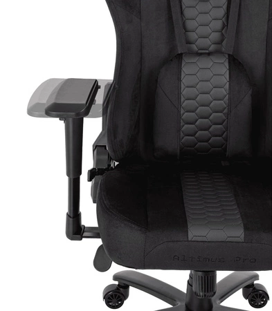 Fotel gamingowy Altimus Pro czarny wygodne siedzisko wykonane z trwałej alcantary regulowane podłokietniki i oparcie stabilny stelaż
