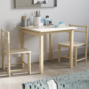 Drewniany stolik dziecięcy z dwoma krzesełkami Eco wykonany z litego drewna funkcjonalny i stylowy stolik dla dzieci idealny dodatek do pokoju dziecięcego