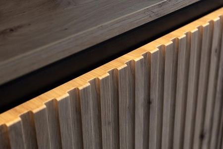 Komoda Trend 98 cm czarna funkcjonalna komoda do salonu o oryginalnym designie ryflowane fronty z subtelnym oświetleniem