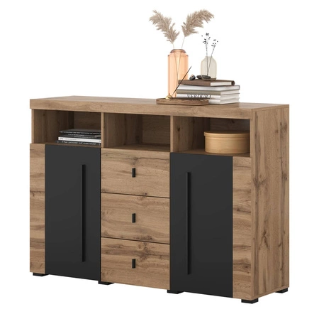 Komoda z szufladami Roger 133 cm dąb wotan / czarny gustowna stylistyka komody wzbogacona o stylowe czarne dodatki idealna do salonu sypialni