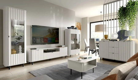 Szafka RTV Novado 137 cm biel alpejska stylowy design szafki z dekoracyjnym frezowanym frontem kontrastowe czarne dodatki