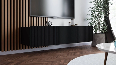 Szafka RTV Colder 150 cm czarna z możliwością podwieszenia stylowy ryflowany front elegancka forma mebla w nowoczesnym stylu