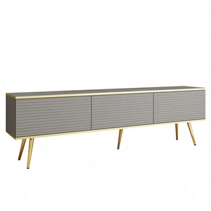 Szafka RTV Luxury 175 cm szara elegancki design stylowy ryflowany front korpus zwieńczony złotą listwą złote metalowe nogi