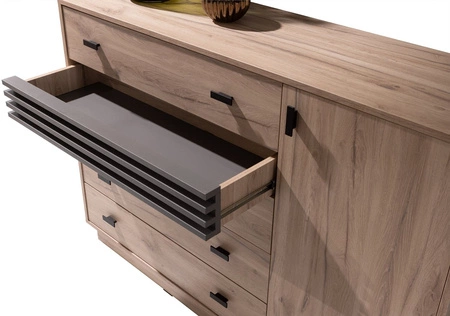 Komoda z szufladami Estan 135 cm dąb estana jasny / antracyt nowoczesny design mebla wysoka jakość wykonania obrzeża komody wykończone specjalną okleiną