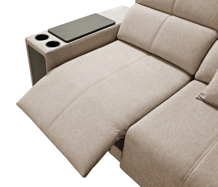 Narożnik z funkcją spania Tesalia IV Lux miodowy prawostronny stylowy narożnik z wysuwanym podnóżkiem oraz funkcją przesuwanego oparcia
