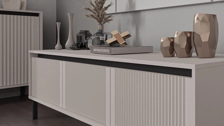 Szafka RTV Osaka 179 cm beżowa / czarna w modnej kolorystyce idealna do wnętrz w stylu japońskim gustowny ryflowany front