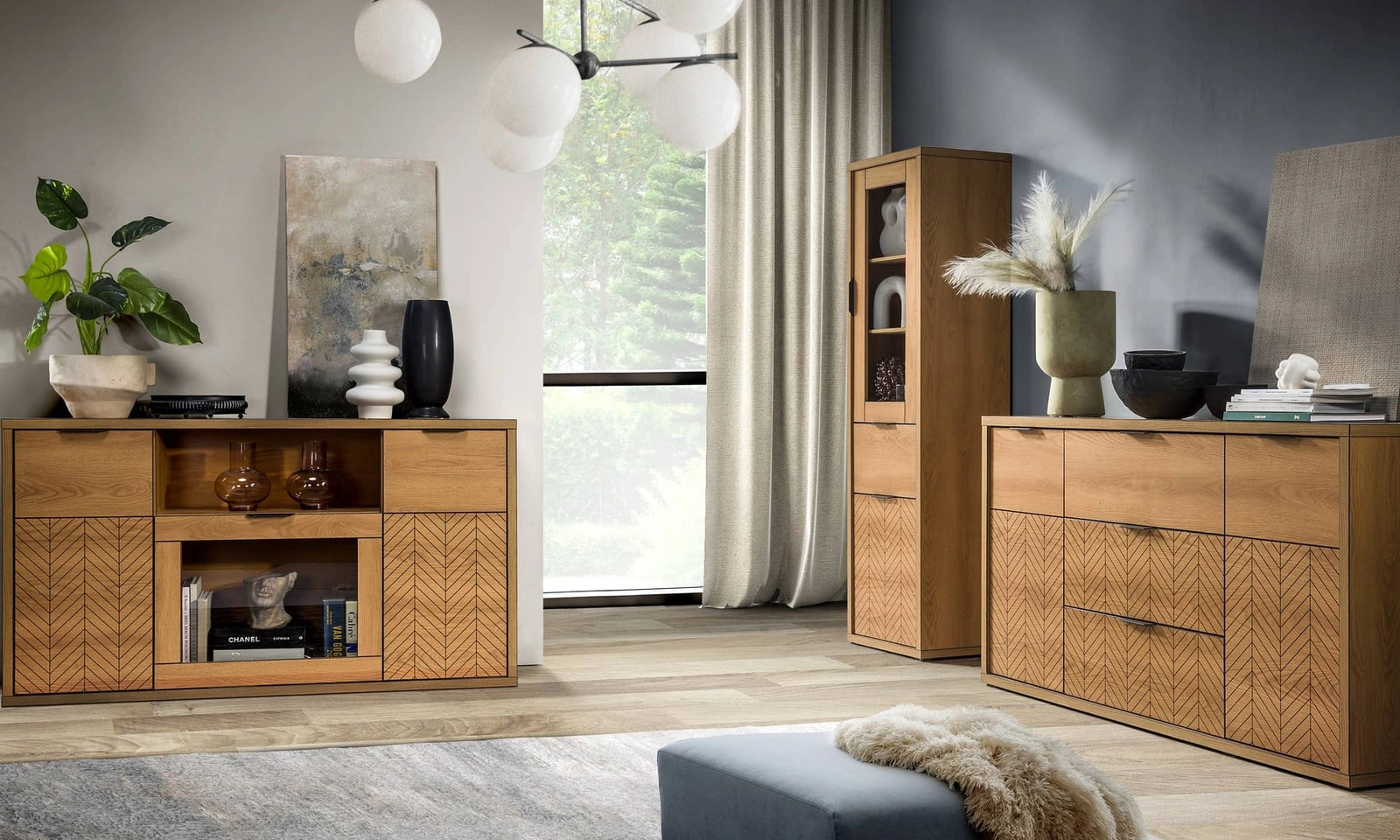 Komoda z szufladami Fonti 158 cm dąb karmel ozdobina dekorem jogełki