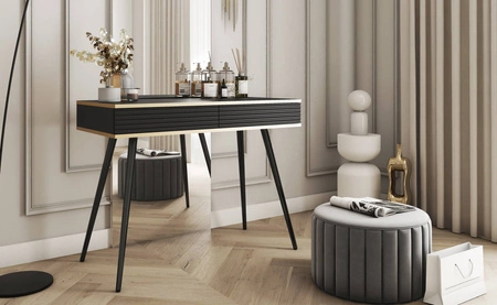 Konsola Luxury czarna z szufladami elegancka toaletka z ryflowanymi frontami wysokie czarne nogi korpus zwieńczony złotą listwą