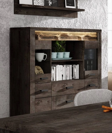 Komoda z szufladami Indiana 137 cm jesion ciemny gustowna stylistyka komody z przeszkleniem ozdobna deska na froncie komody oświetlona LED