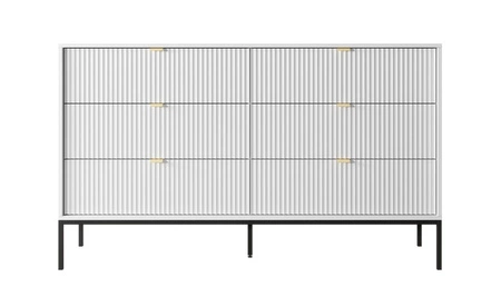 Komoda z szufladami Lovro 154 cm biała nowoczesny design zachwyci miłośników wyrazistych wnętrz ryflowane fronty metalowe uchwyty