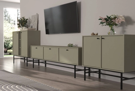 Meblościanka Kioto III eukaliptus stylowy design mebli do salonu eleganckie meble wsparte na czarnym stelażu subtelne uchwyty