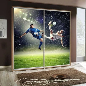 Szafa przesuwna Artistino 205 cm z grafiką piłkarze korpus szafy w kolorze dąb catania wykonany z płyty o grubości 22mm