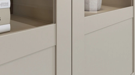 Witryna Evora 126 cm beżowa / dąb dunin zachwyci miłośników wyrazistych wnętrz idealna do salonu oraz jadalni