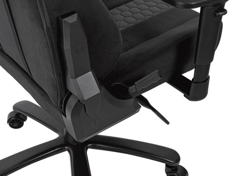 Fotel gamingowy Altimus Pro czarny wygodne siedzisko wykonane z trwałej alcantary regulowane podłokietniki i oparcie stabilny stelaż