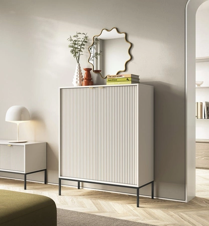 Komoda Lovro 104 cm beżowy nowoczesny design zachwyci miłośników wyrazistych wnętrz