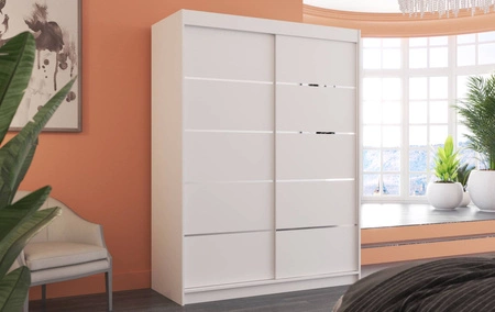 Szafa przesuwna Luft 150 cm biała praktyczna i funkcjonalna szafa do sypialni fronty wykończone poziomymi srebrnymi listwami