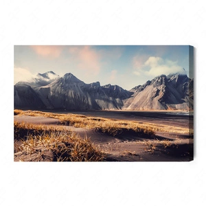 Obraz na płótnie Góra Vestrahorn na Islandii 100x70 cm ozdoba każdego wnętrza obraz w stonowanej kolorystyce wysoka jakość wykonania